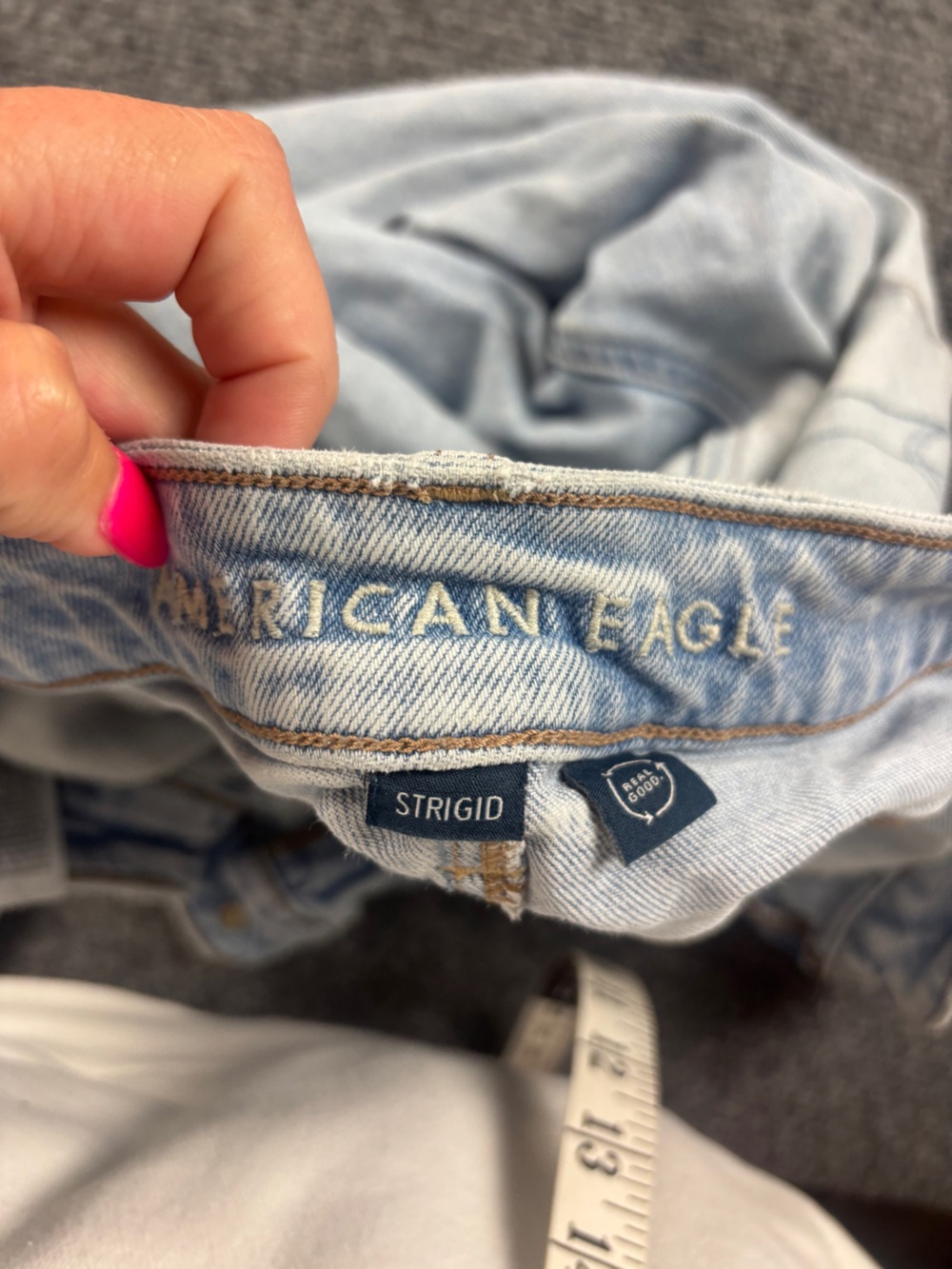 AMERICAN EAGLE Women’s Denim Mom Jean Strigid Light Wash size: 10 - Picture 6 of 8